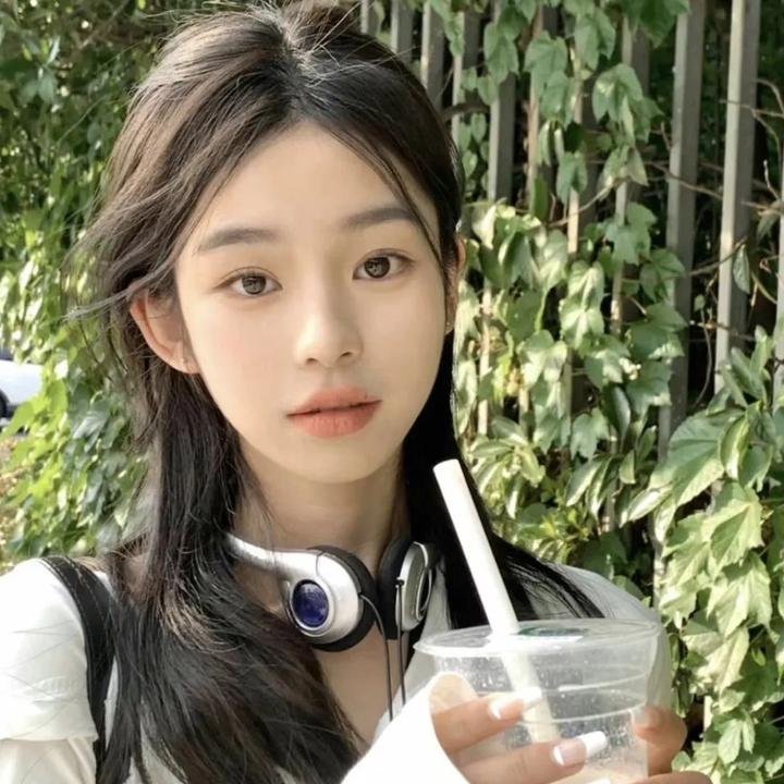 女帝是反派，她靠养娃洗白
